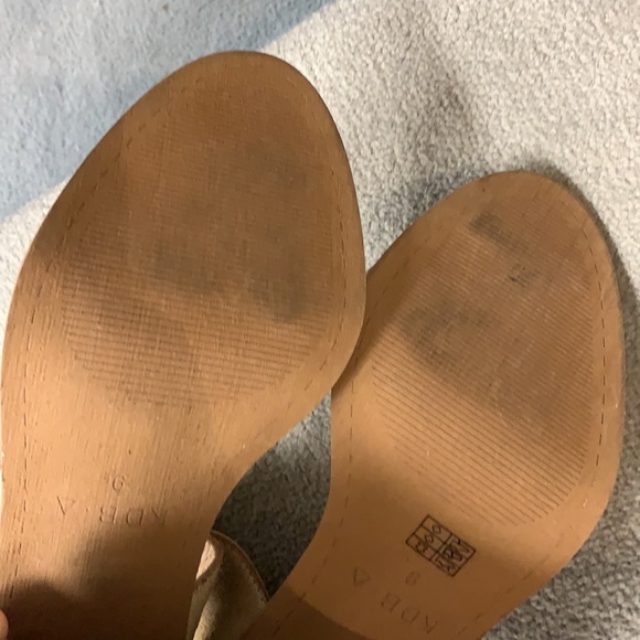 Anthropologie {Kelsi Dagger}Sz 9 Distressed Heels - Picture 9 of 12